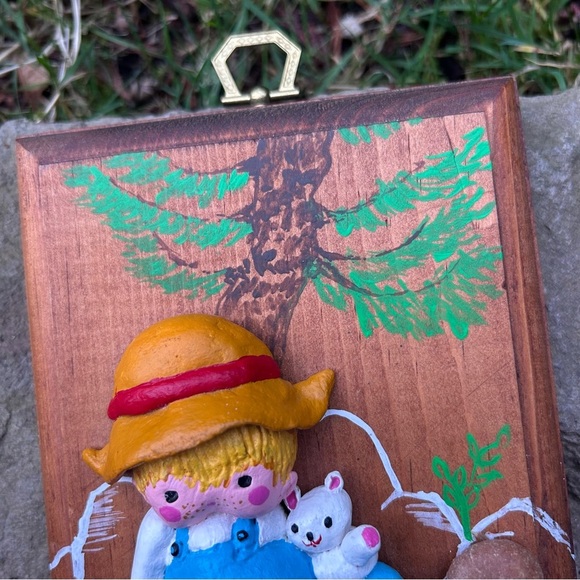 Copy-Vintage Hand Painted Sculpted Clay & Wood Wall Hanging Little Boy With O… - Picture 4 of 8